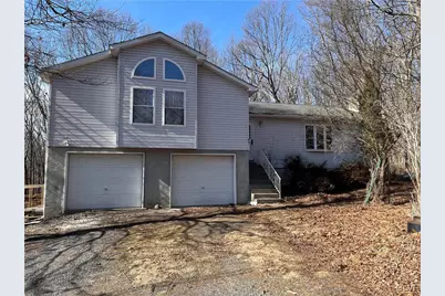 631 Wapita Drive, Middle Smithfield, PA 18302 - Photo 1