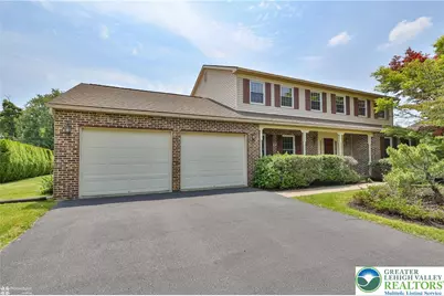 660 Barclay Drive, Bethlehem City, PA 18017 - Photo 1