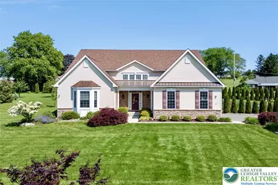 222 Danbury Drive, Bushkill Twp, PA 18064 - Photo 1