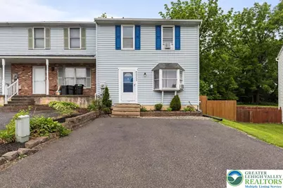 2233 Fox Run, Wilson Boro, PA 18042 - Photo 1