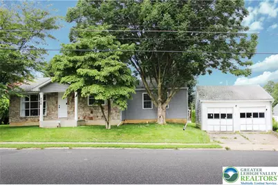 220 Rentzheimer Drive, Hellertown Boro, PA 18055 - Photo 1