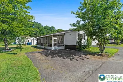 346 Upper Pmhe South Drive, Middle Smithfield, PA 18302 - Photo 1