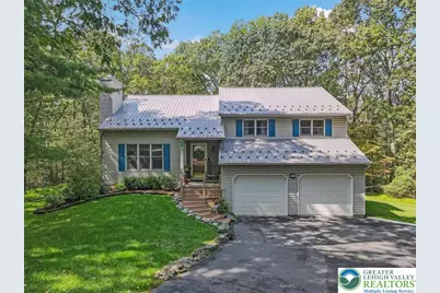1297 Woodstock Drive, Chestnuthill Twp, PA 18353 - Photo 1