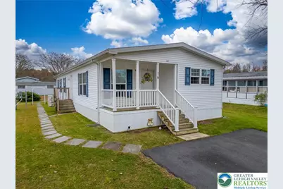 16 Powderhorn Place, Upper Mt Bethel Twp, PA 18343 - Photo 1