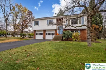 368 Oxford Drive, Bethlehem, PA 18017 - Photo 1