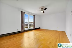 3922 Oakhurst Dr, Upper Saucon Township, PA 18034 - Photo 9