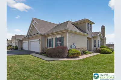 19 Glenmoor Circle, Easton, PA 18045 - Photo 1