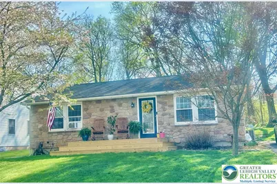 67 Lenape Trail, Upper Mt Bethel Twp, PA 18343 - Photo 1