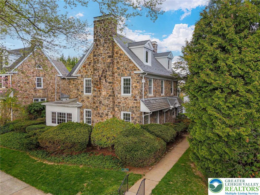 1716 Sycamore St, Bethlehem City, PA 18017 - MLS 775958 - Coldwell Banker