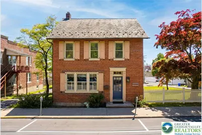 32 E Center Street, Nazareth Boro, PA 18064 - Photo 1