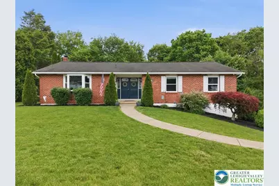 9 Stonecroft Drive, Easton, PA 18045 - Photo 1