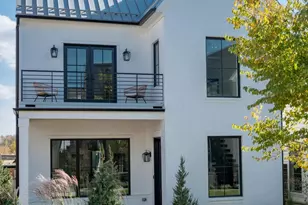 2878 Kobuk Dr, Columbus, OH 43228 - Photo 3