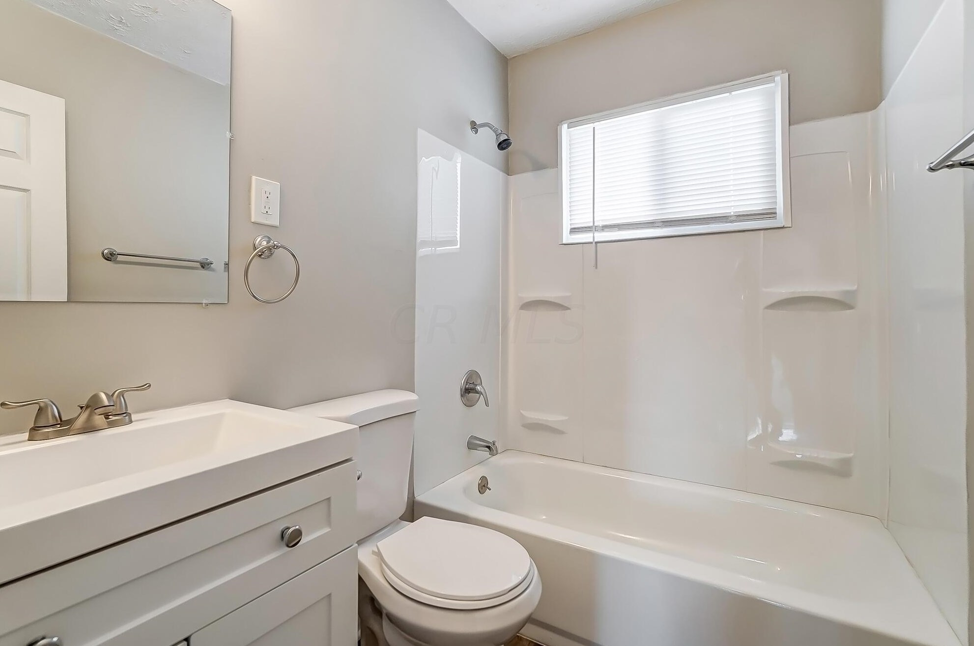 3044 Fairwood Ave, Columbus OH 43207-3273 exterior