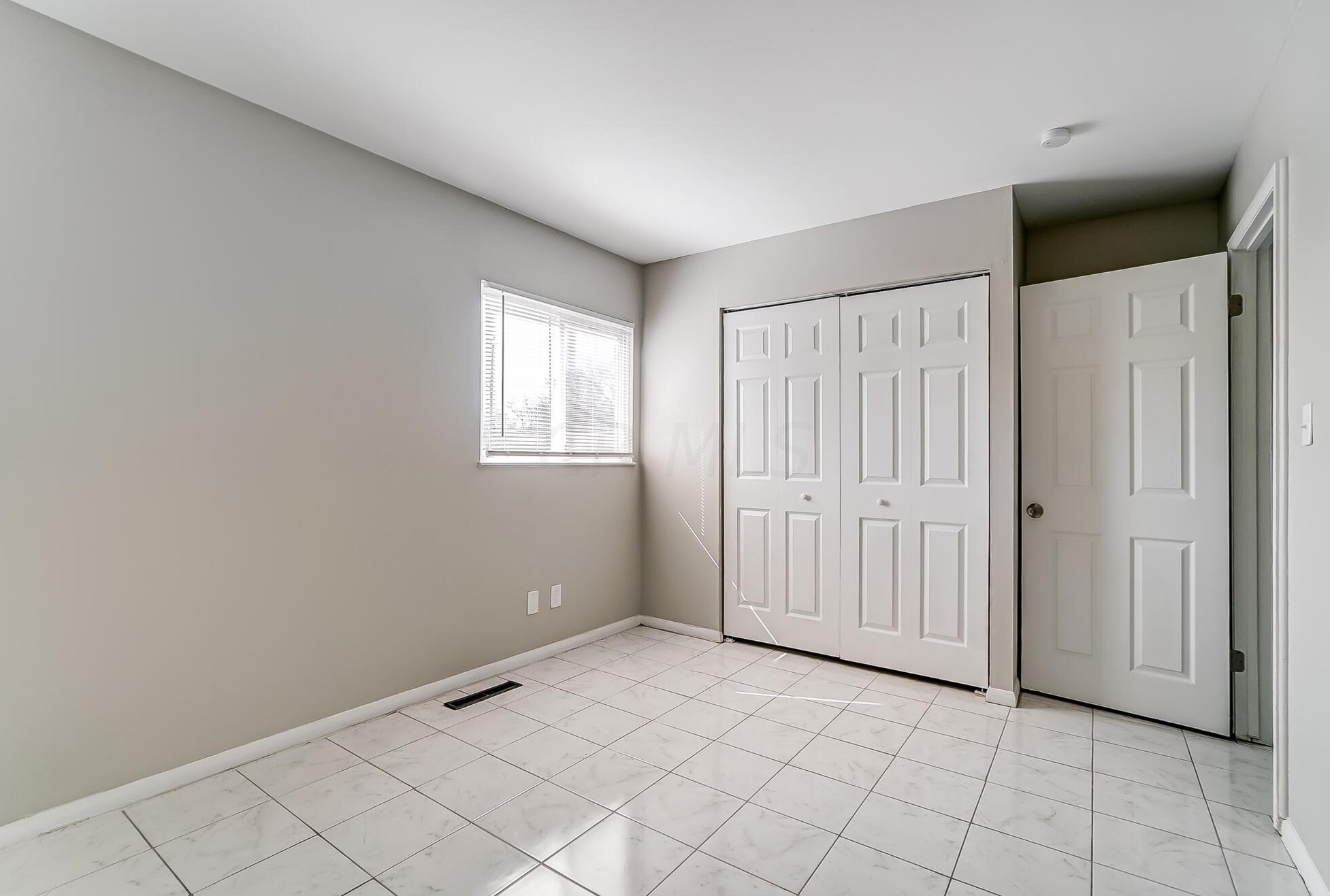 3044 Fairwood Ave, Columbus OH 43207-3273 exterior