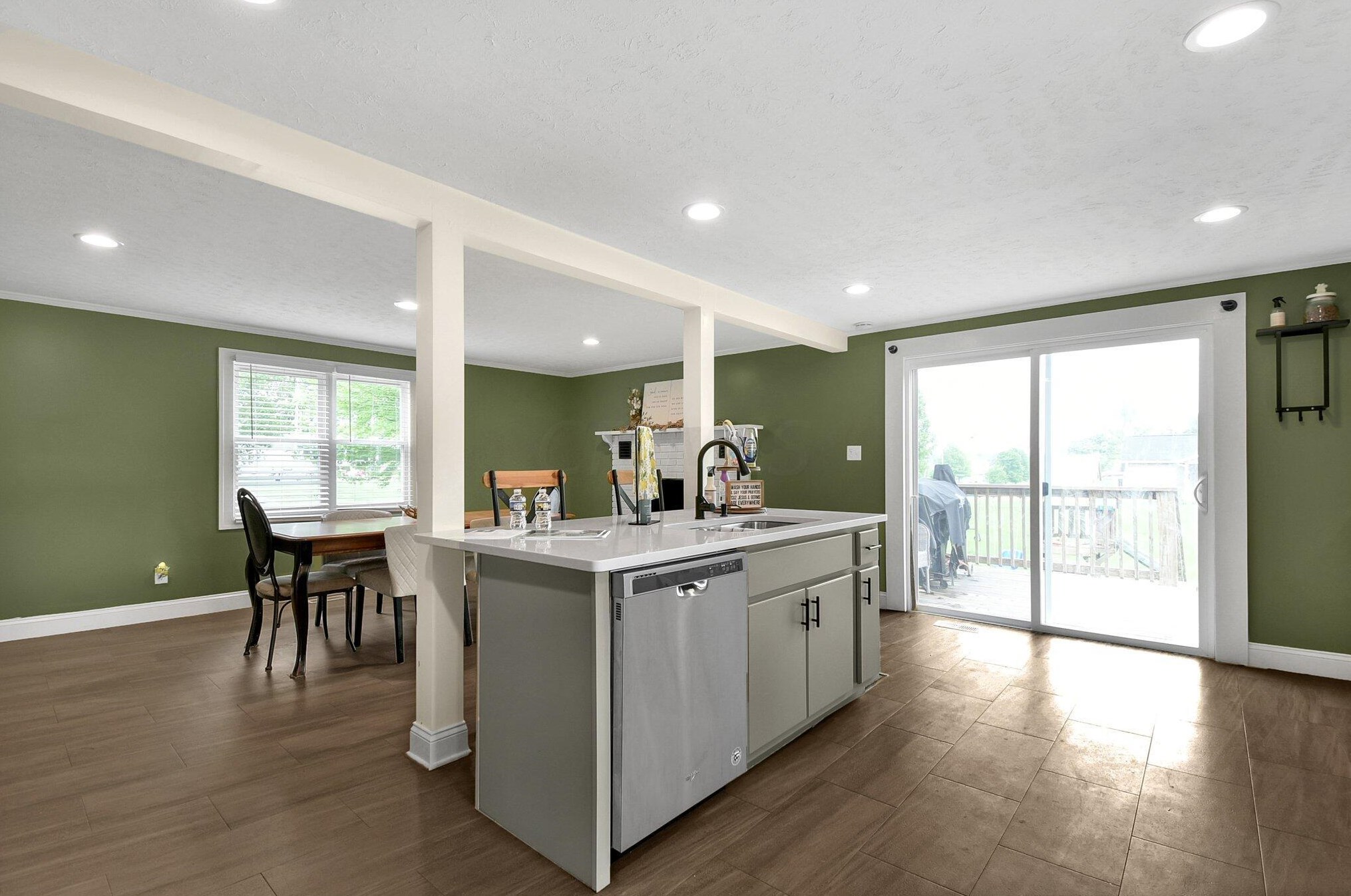 2476 Fair Ave, Lancaster OH 43130-9071 exterior