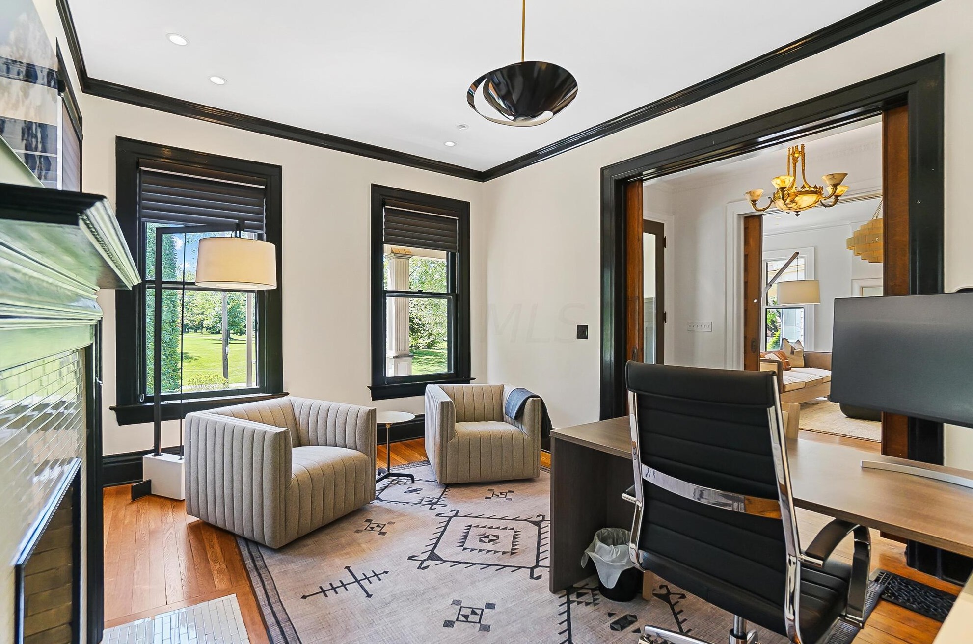 158 Buttles Ave, Columbus OH 43215-1402 exterior