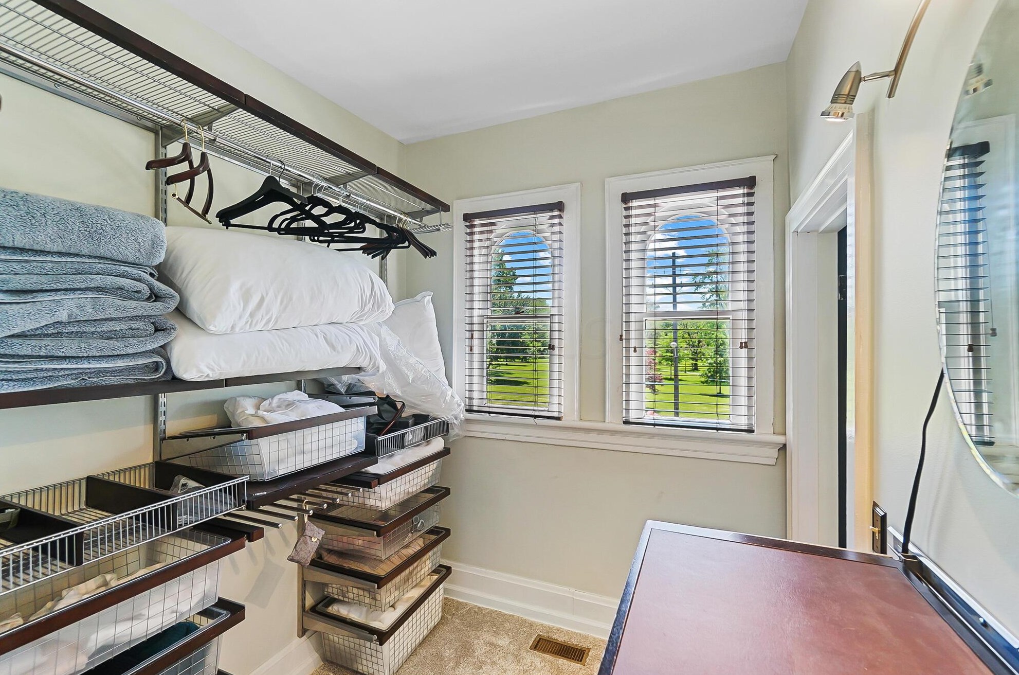 158 Buttles Ave, Columbus OH 43215-1402 exterior