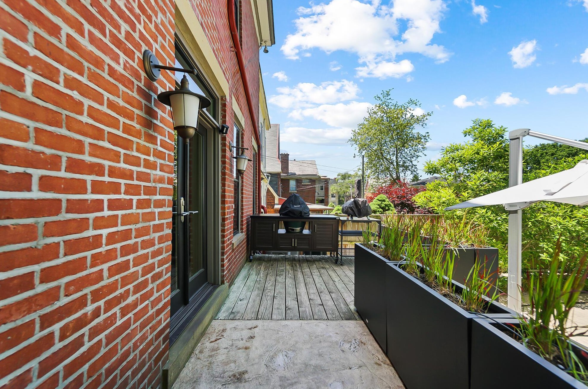 158 Buttles Ave, Columbus OH 43215-1402 exterior