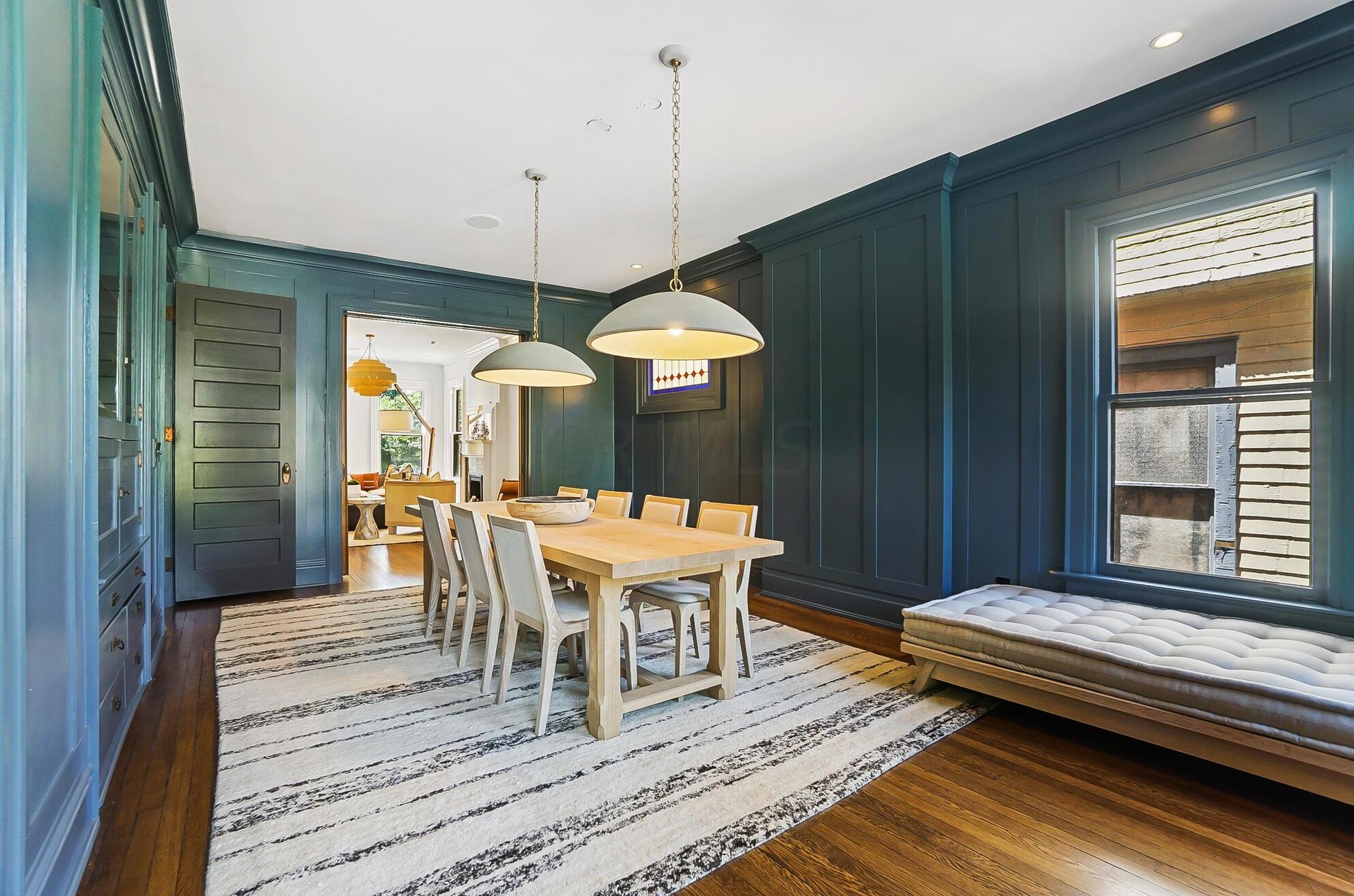 158 Buttles Ave, Columbus OH 43215-1402 exterior