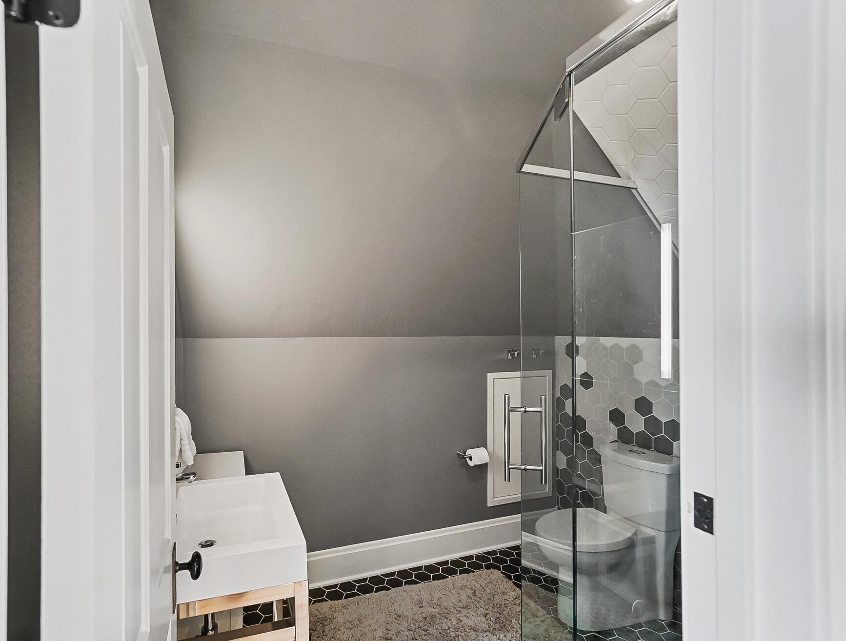 158 Buttles Ave, Columbus OH 43215-1402 exterior