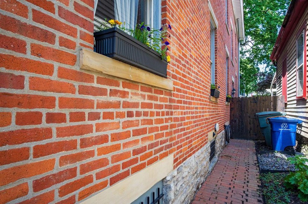 106 Thurman Ave, Columbus OH 43206-3135 exterior