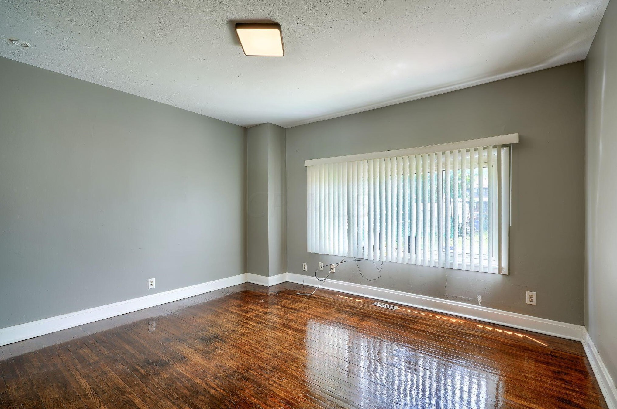 1155 Champion Ave, Columbus OH  43206-3025 exterior