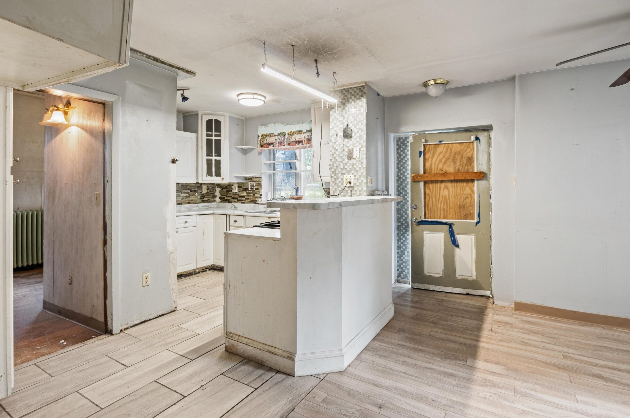 1775 Franklin Park, Columbus OH  43205-2217 exterior