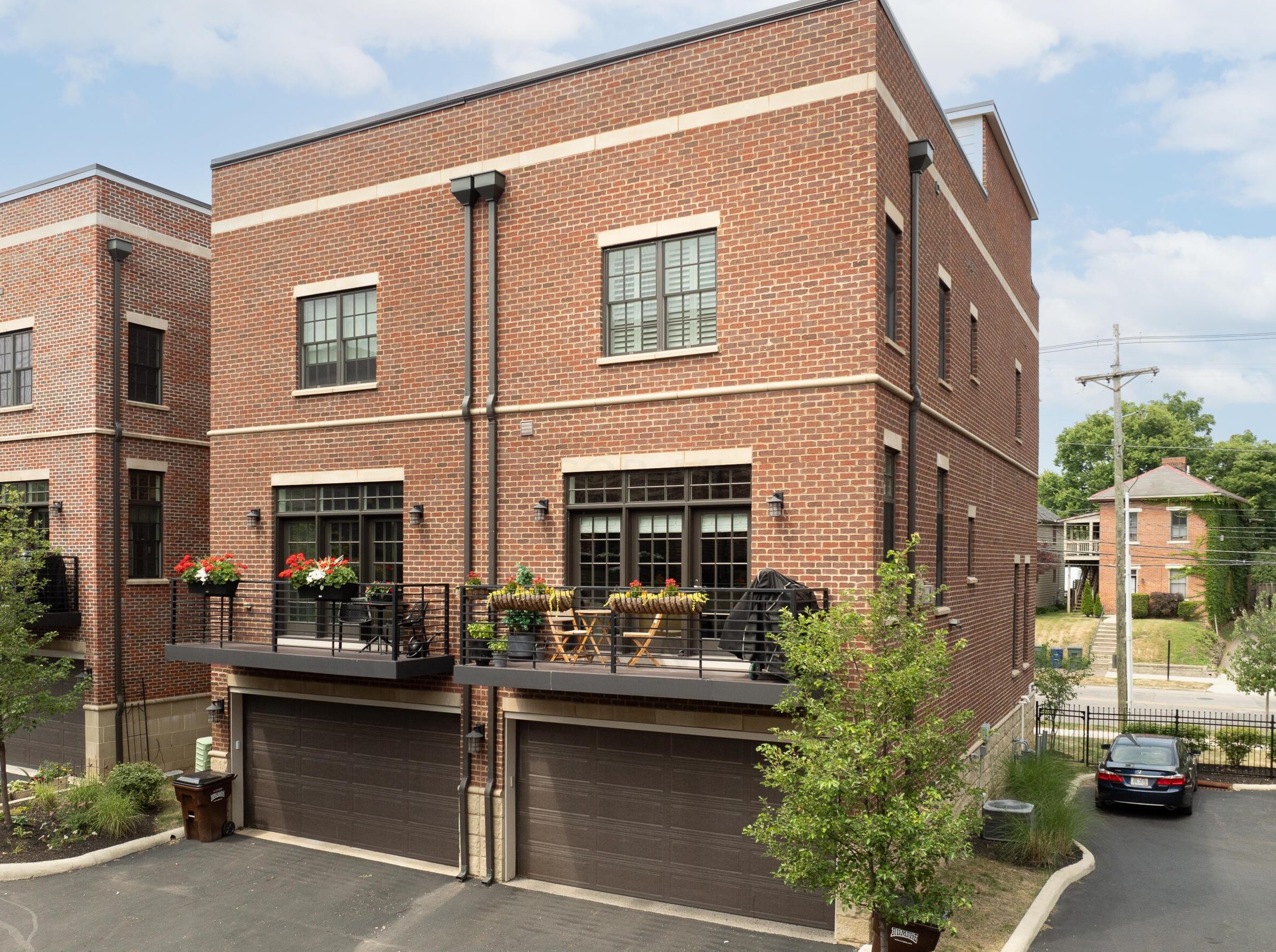 890 Front St, Columbus OH  43206-2521 exterior