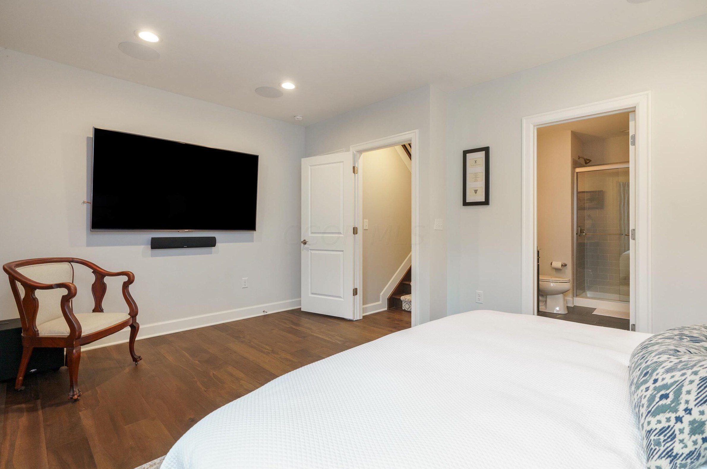 890 Front St, Columbus OH  43206-2521 exterior