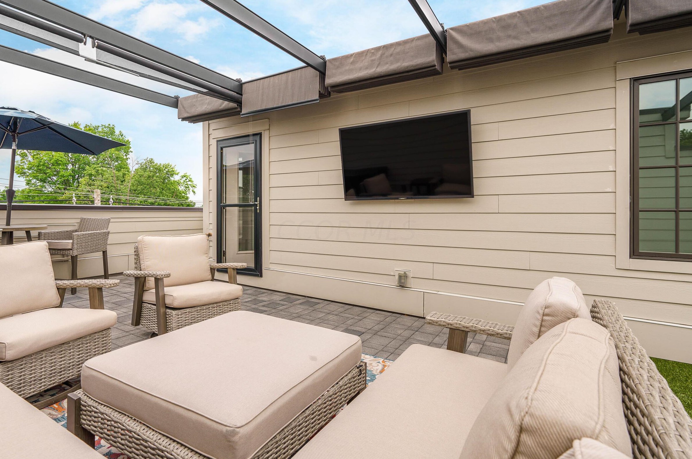 890 Front St, Columbus OH  43206-2521 exterior