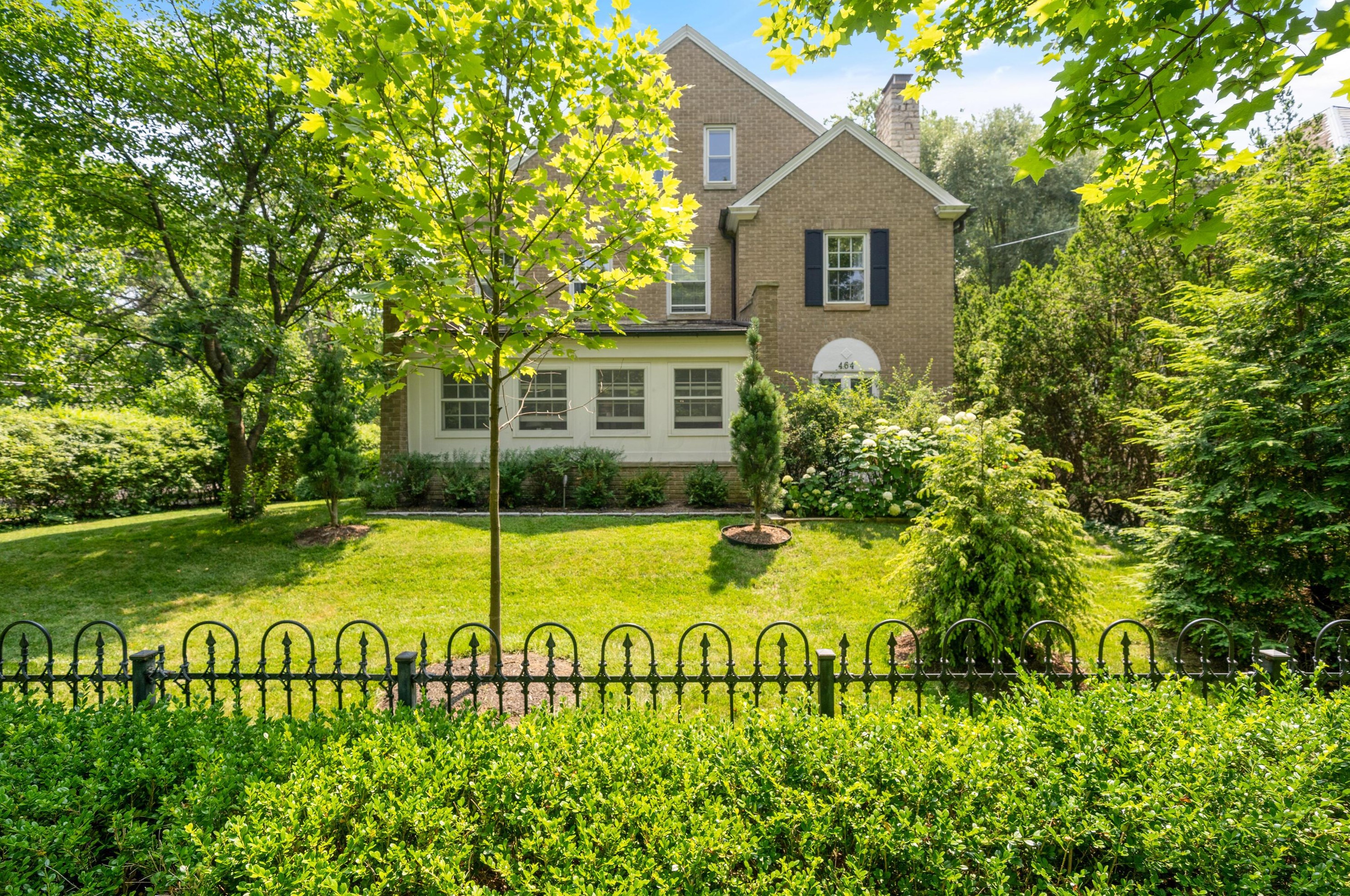 464 Parkview Ave, Columbus OH  43209-1011 exterior