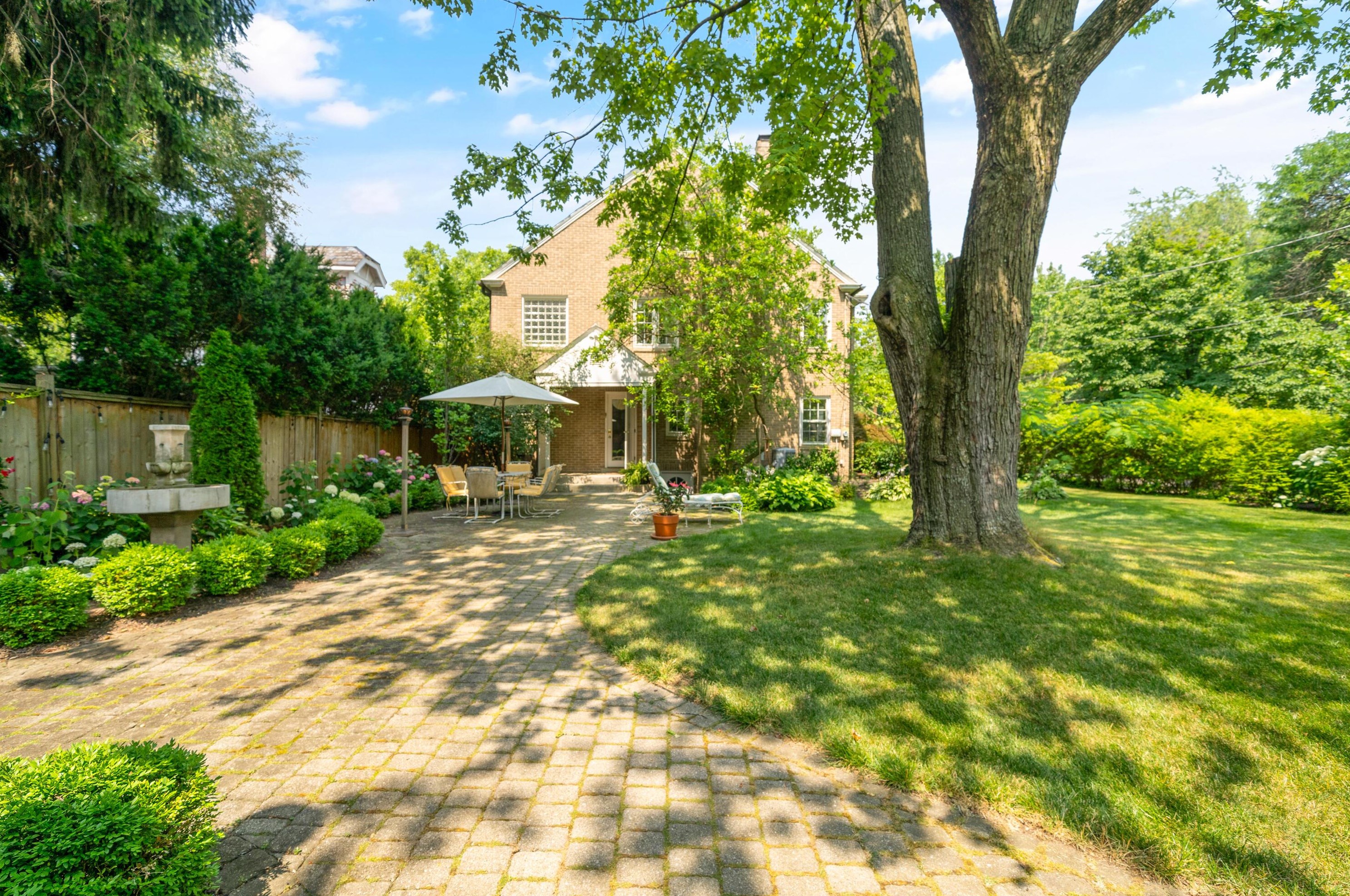 464 Parkview Ave, Columbus OH  43209-1011 exterior