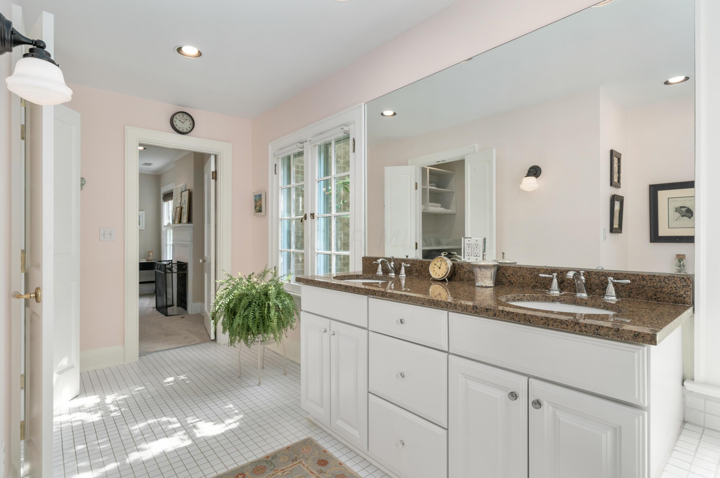 464 Parkview Ave, Columbus OH  43209-1011 exterior