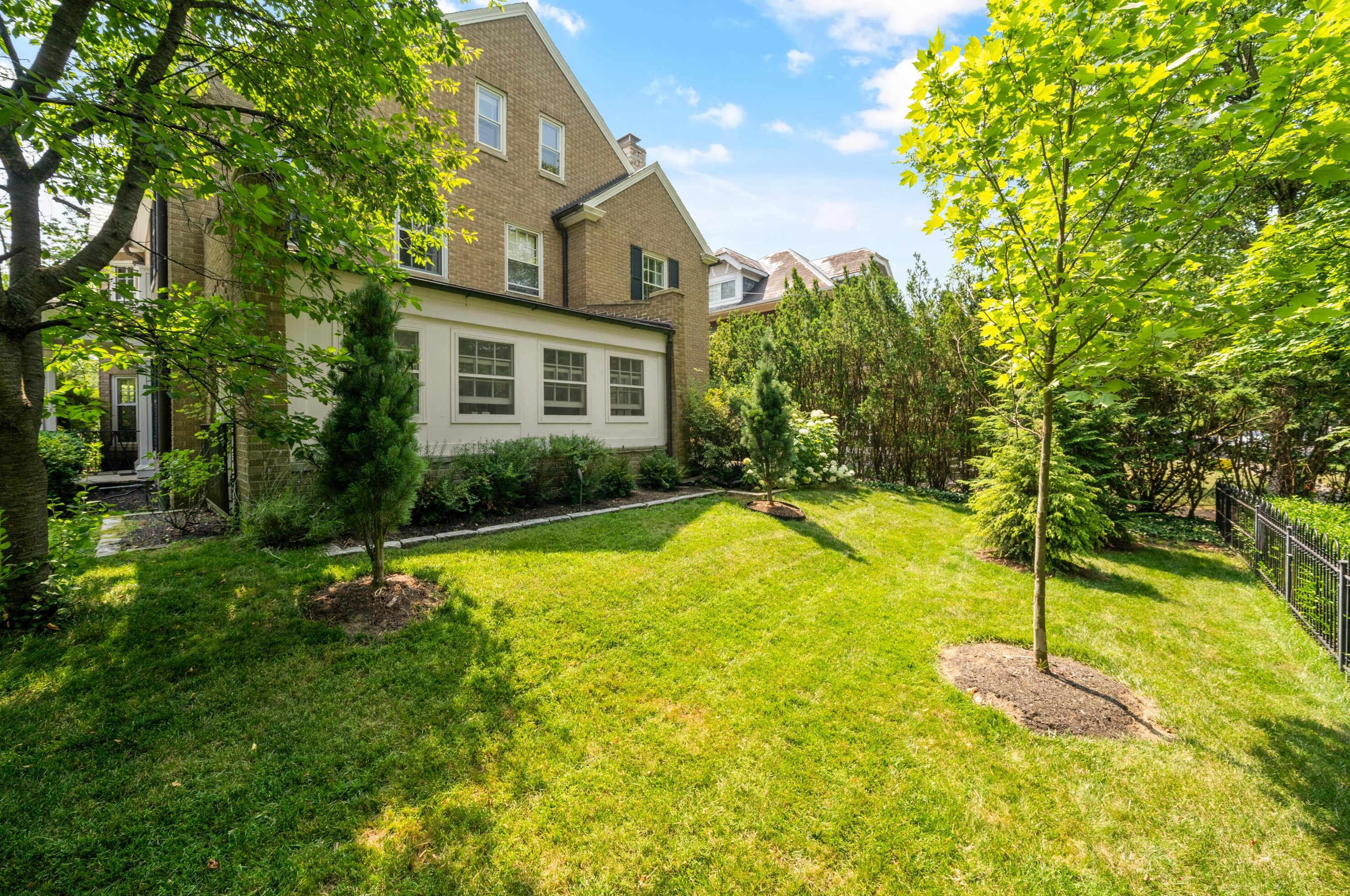 464 Parkview Ave, Columbus OH  43209-1011 exterior