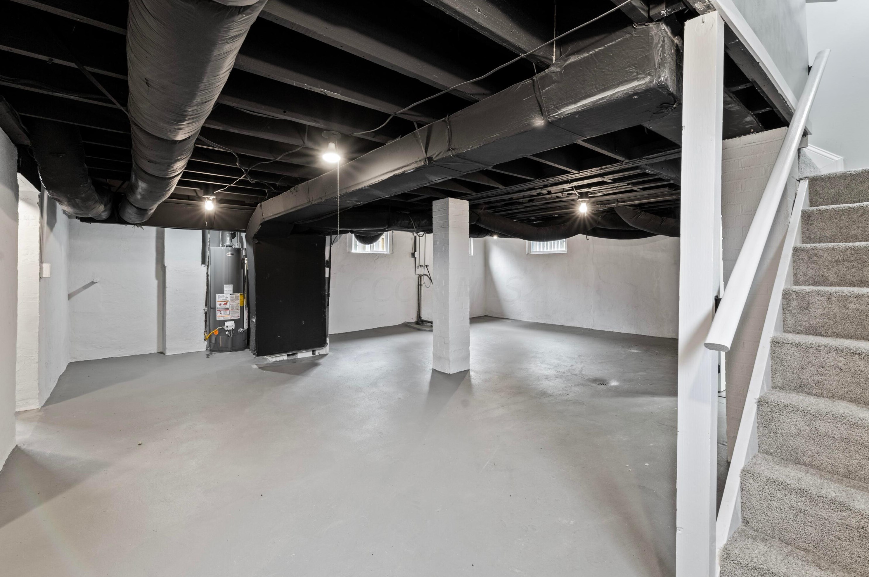 1753 Lockbourne Rd, Columbus OH 43207-1447 exterior