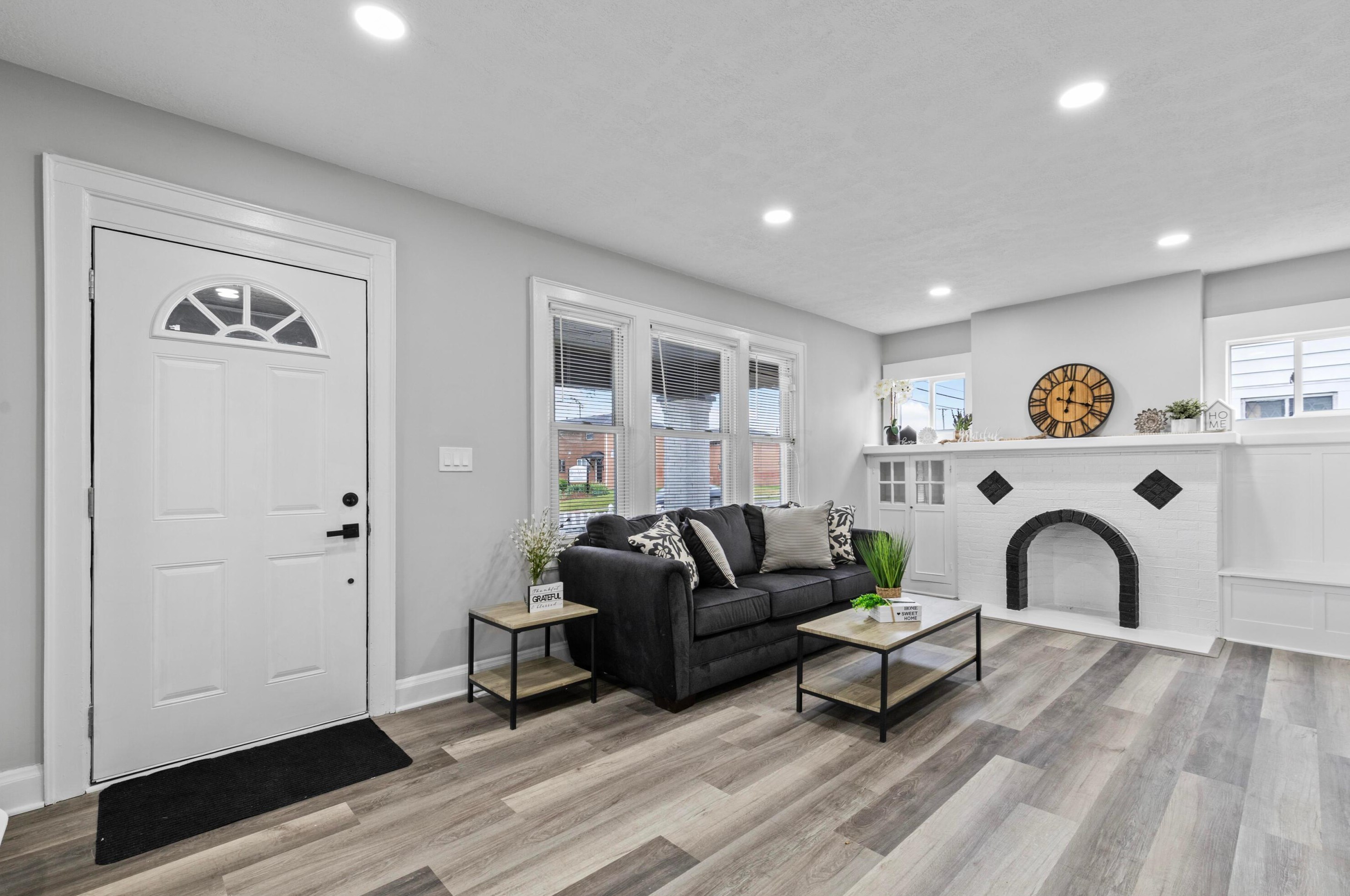 1753 Lockbourne Rd, Columbus OH 43207-1447 exterior