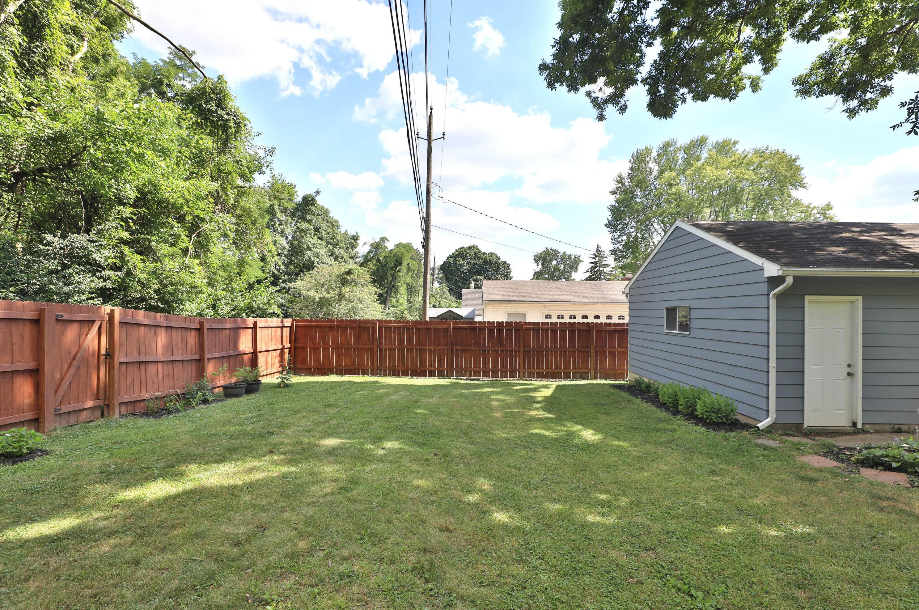 5690 Indianola Ave, Columbus OH 43085-3706 exterior