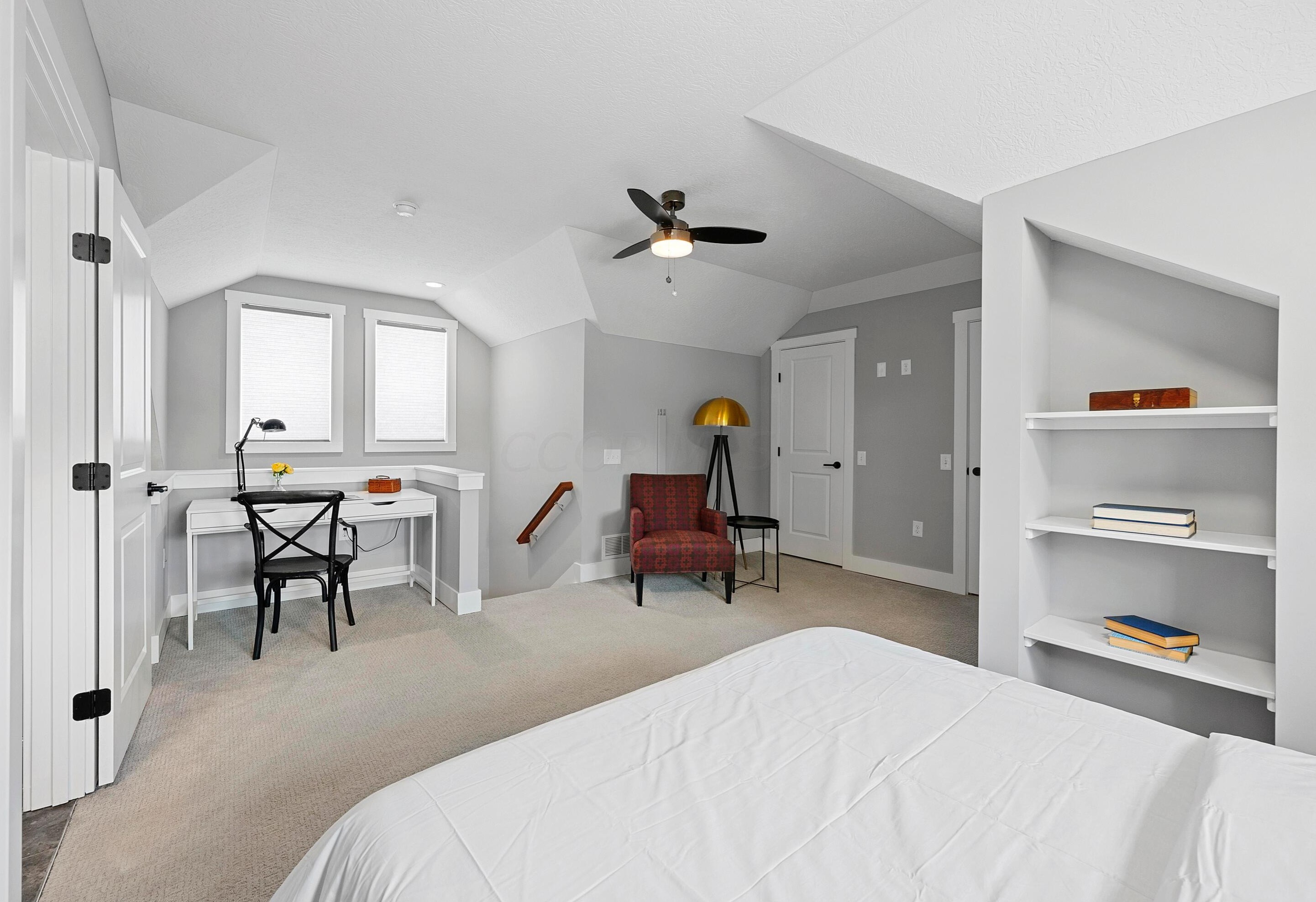 1085 Smt St, Columbus OH 43201-4518 exterior