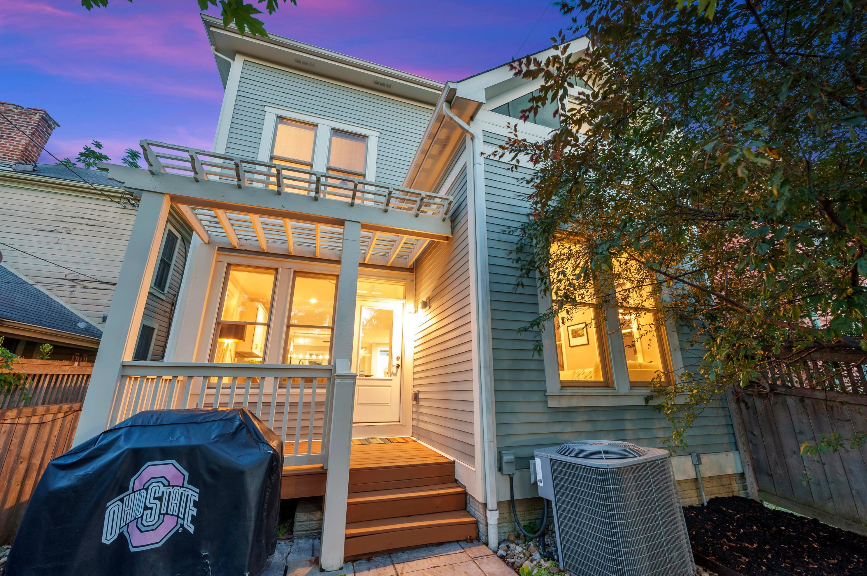 1085 Smt St, Columbus OH 43201-4518 exterior