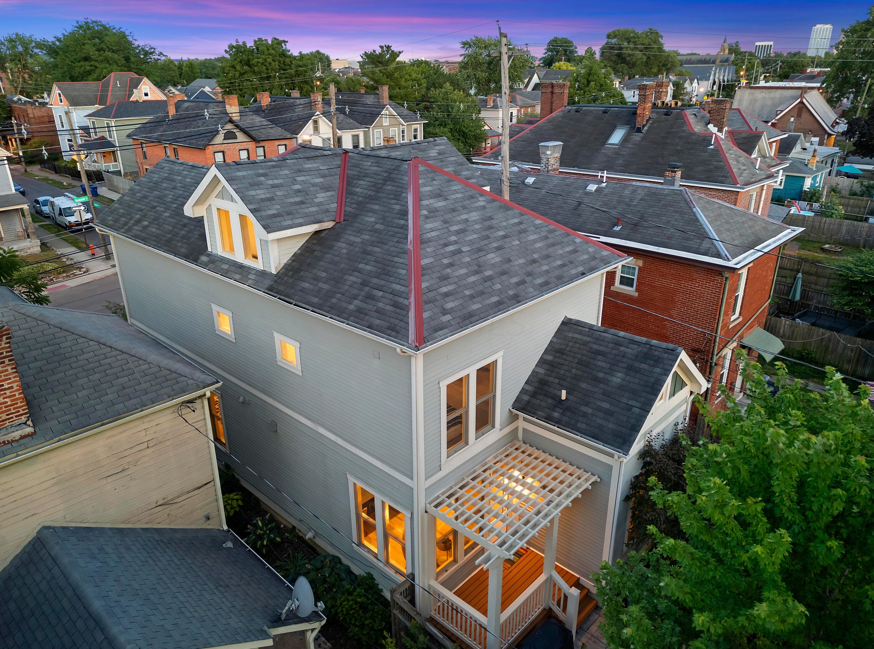 1085 Smt St, Columbus OH 43201-4518 exterior