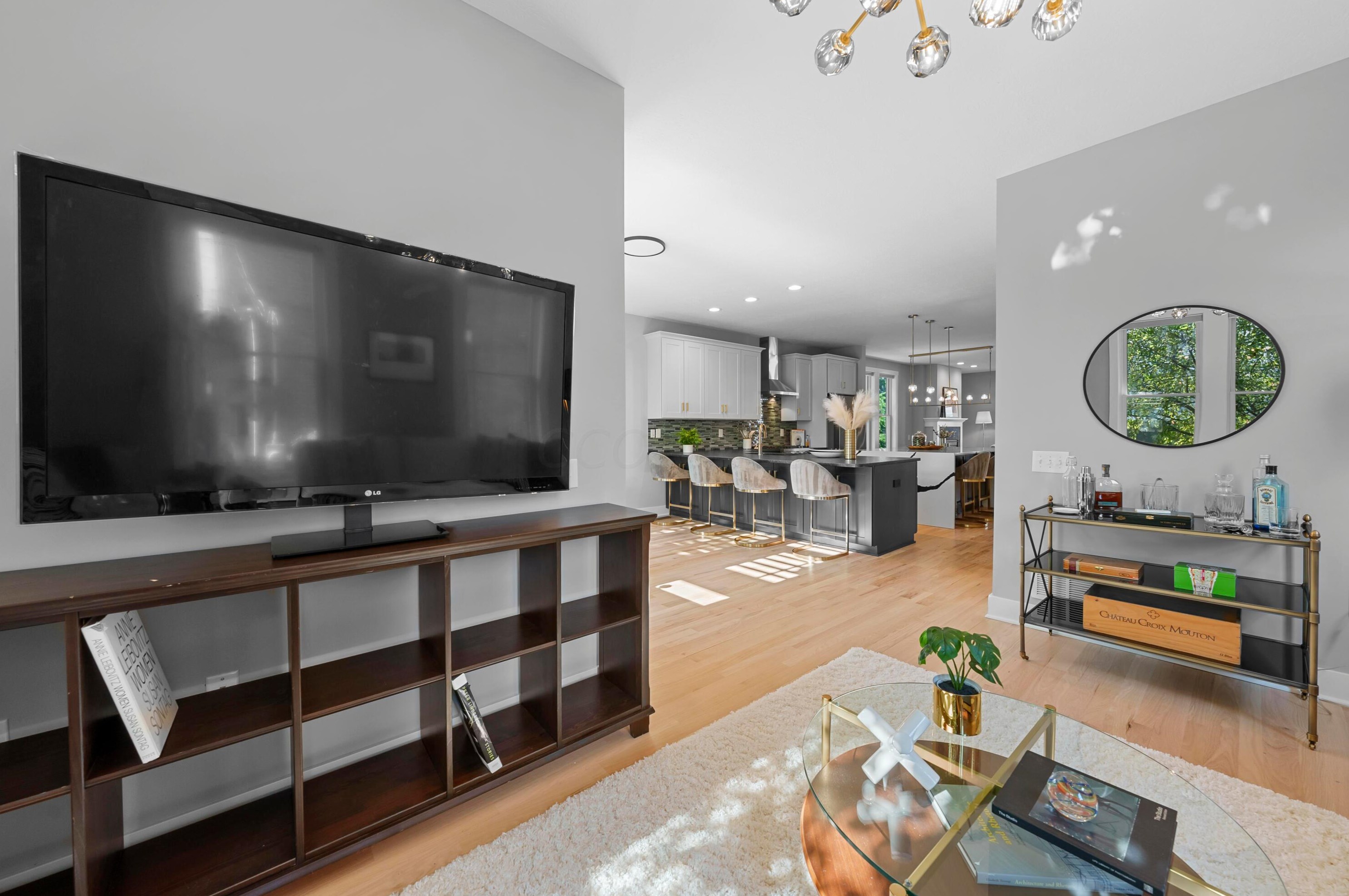 1085 Smt St, Columbus OH 43201-4518 exterior