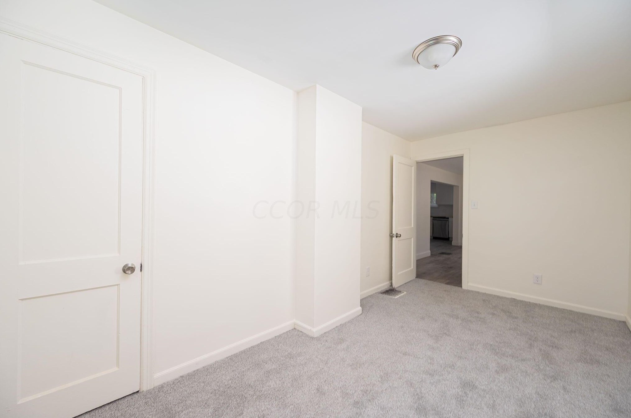 507 Woodrow Ave, Columbus OH  43207-2067 exterior