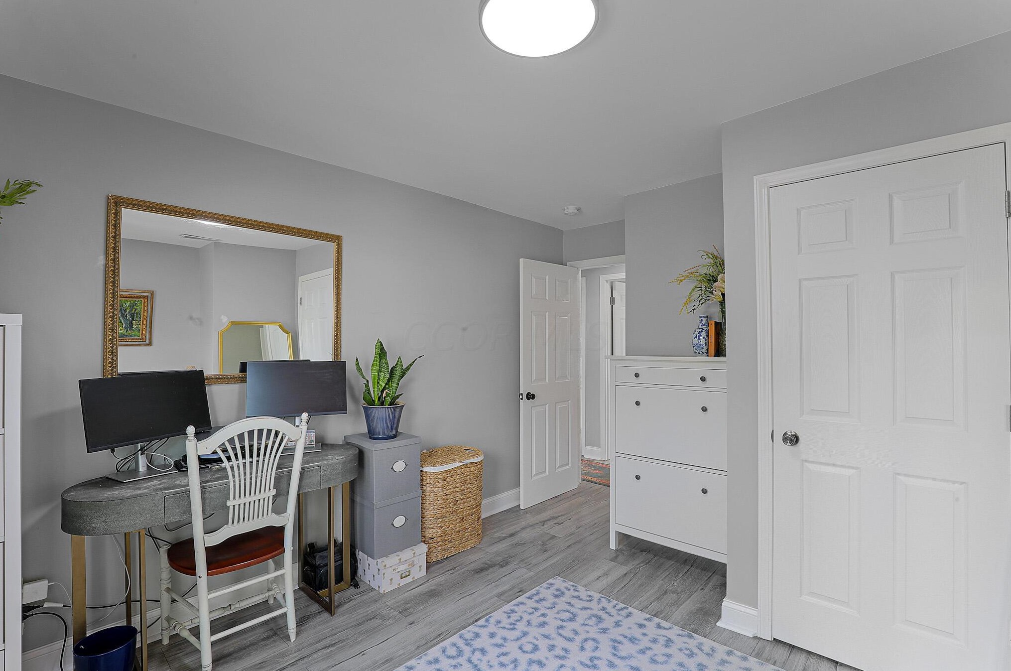 579 Fairwood Ave, Columbus OH 43205-2511 exterior