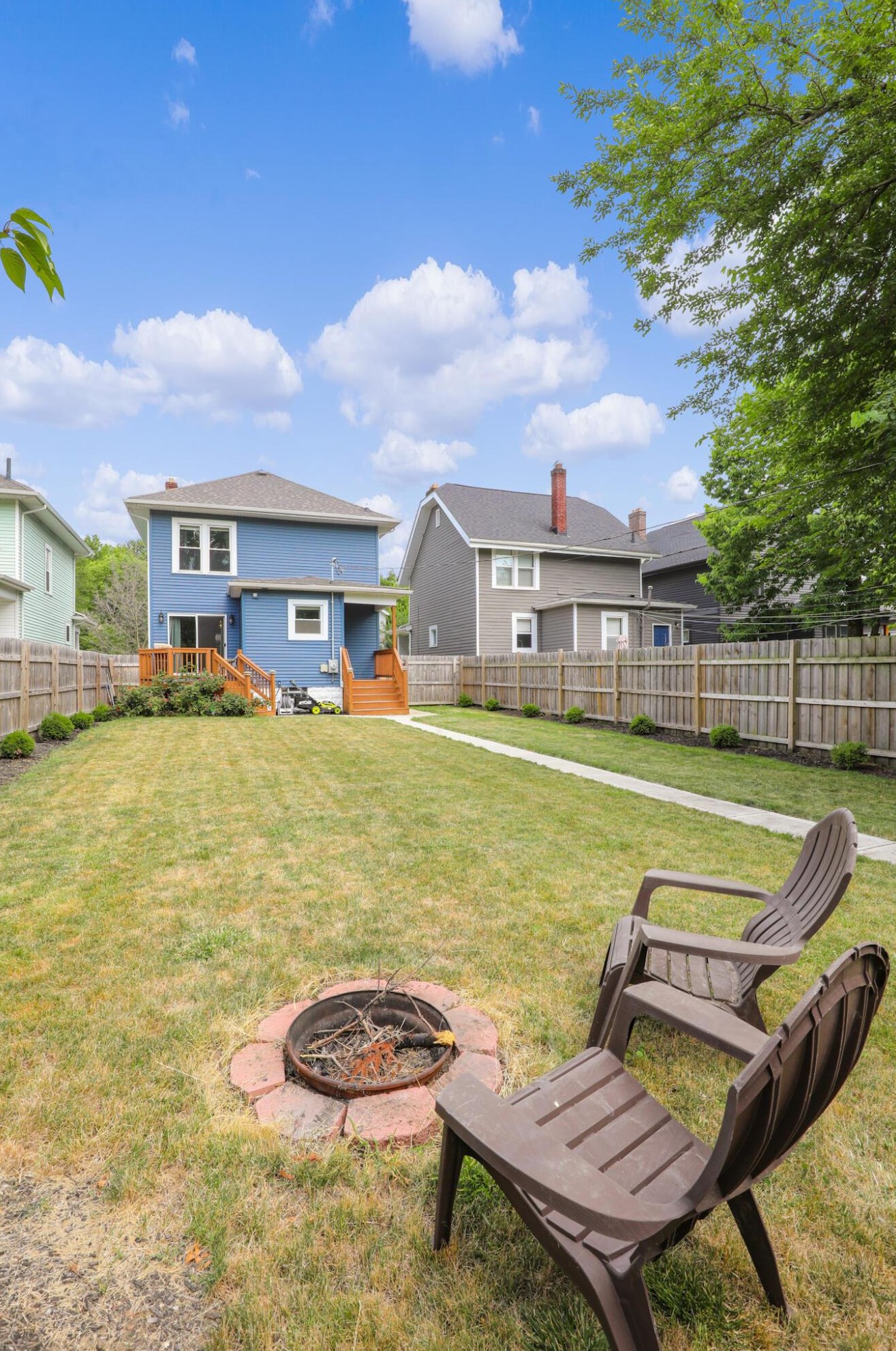 579 Fairwood Ave, Columbus OH 43205-2511 exterior