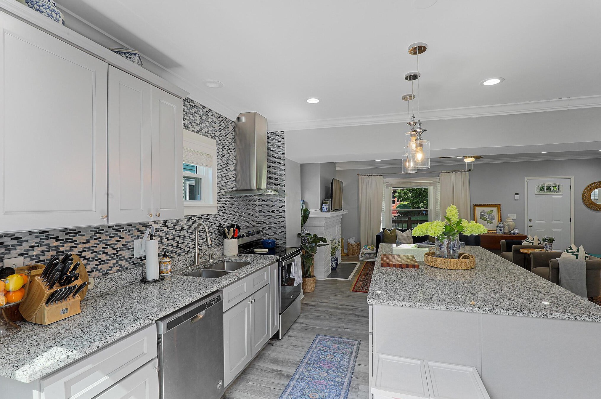 579 Fairwood Ave, Columbus OH 43205-2511 exterior