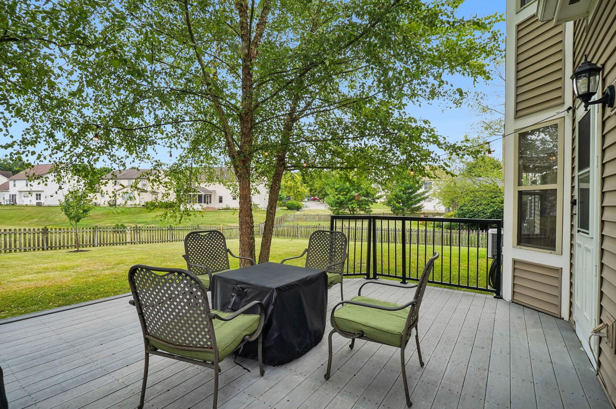 1119 Summer Hill Cir, Columbus OH  43230-6246 exterior