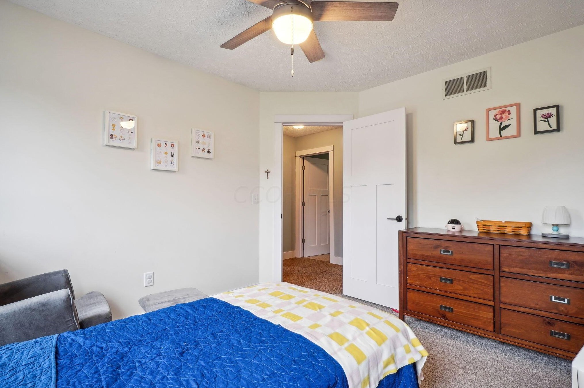 1119 Summer Hill Cir, Columbus OH  43230-6246 exterior