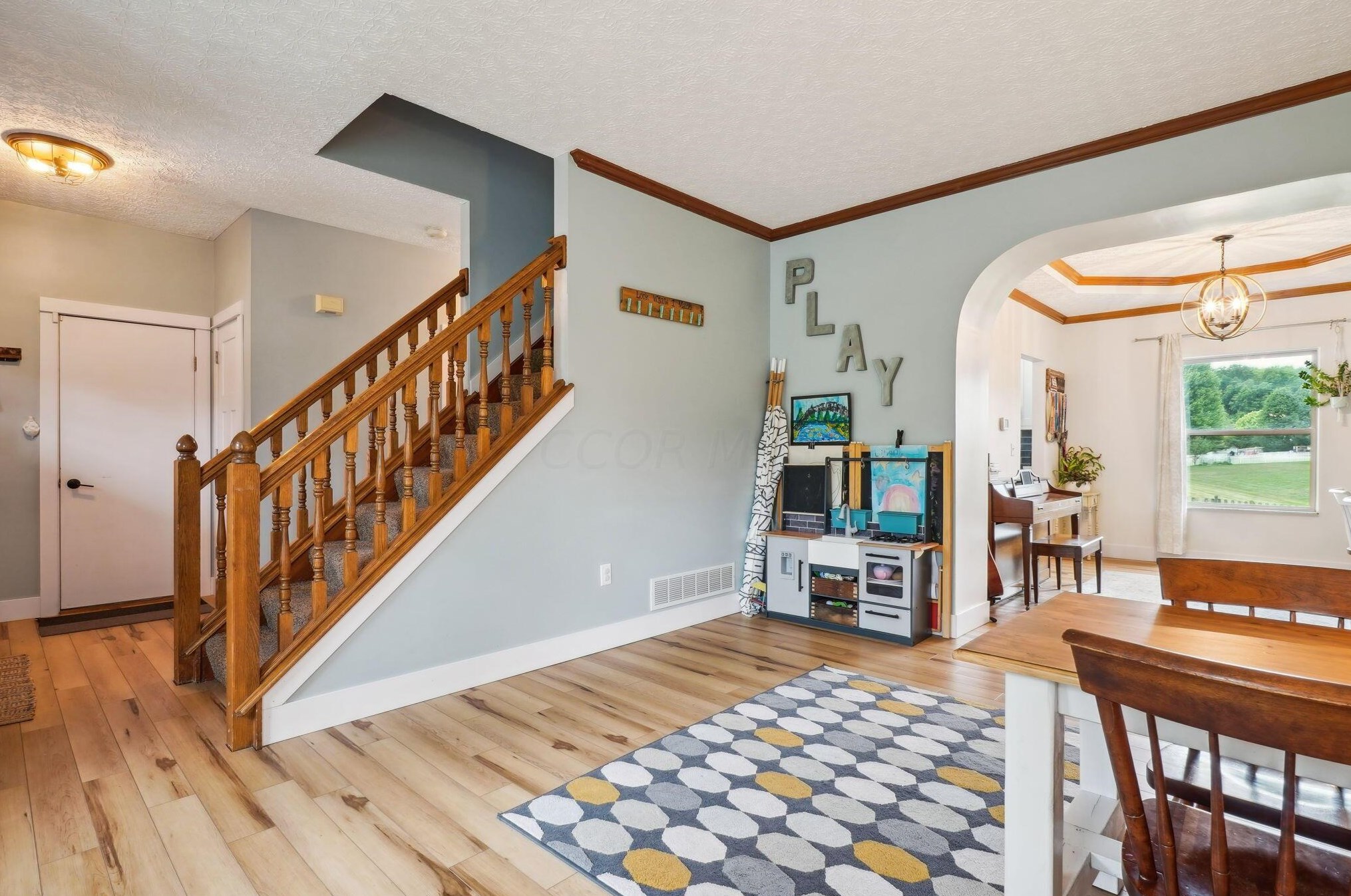 1119 Summer Hill Cir, Columbus OH  43230-6246 exterior