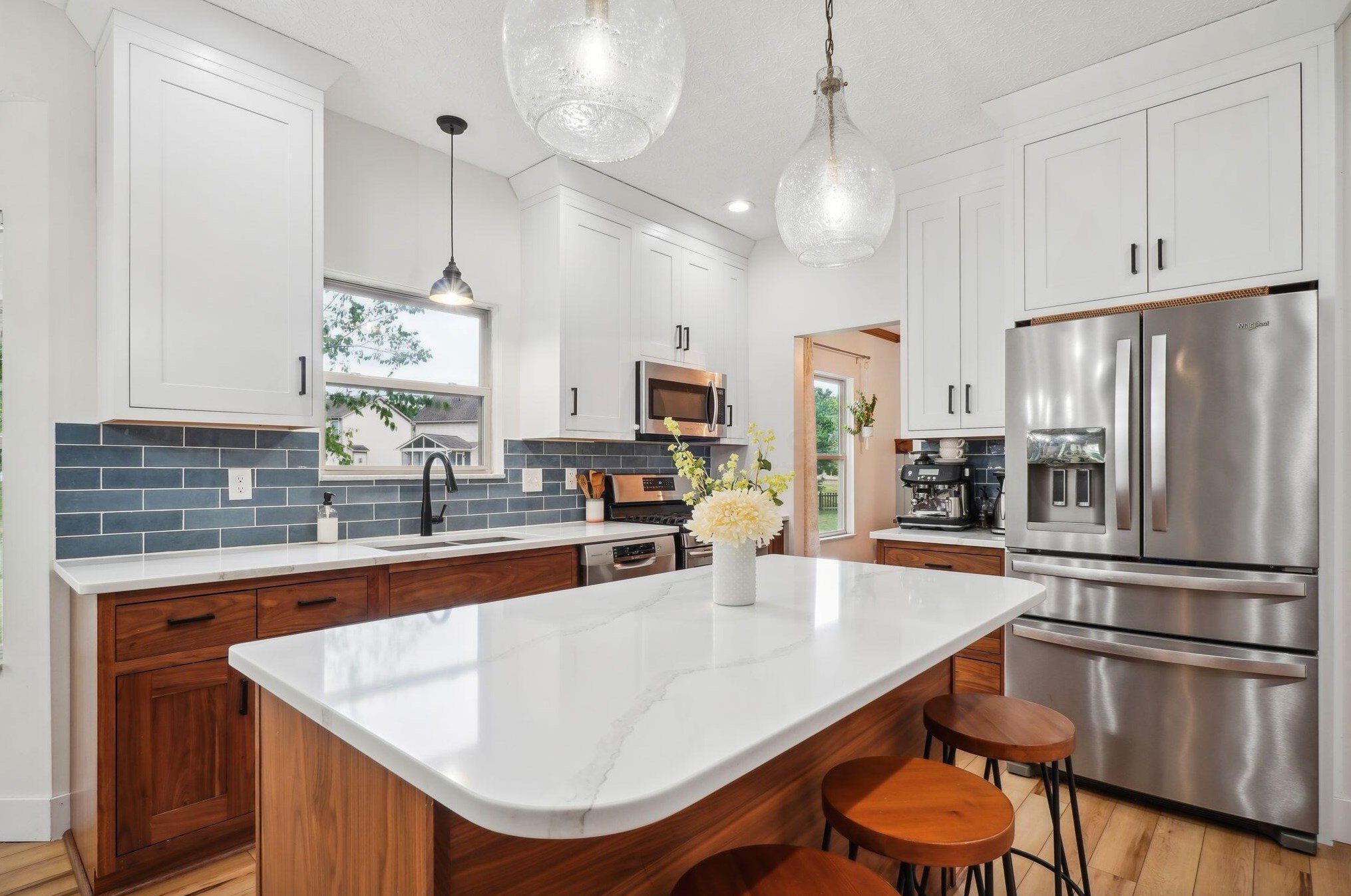 1119 Summer Hill Cir, Columbus OH  43230-6246 exterior