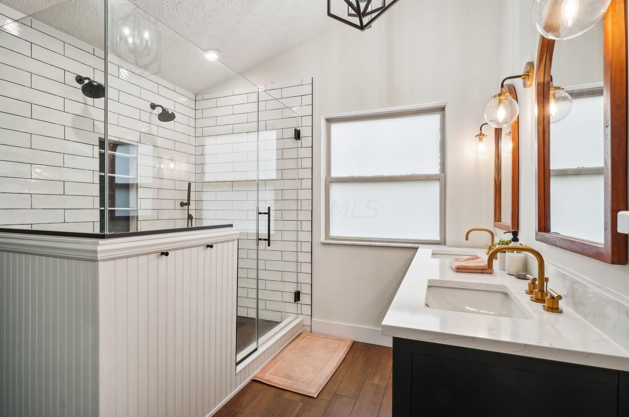 1119 Summer Hill Cir, Columbus OH  43230-6246 exterior